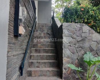 Rumah 3 Lantai Bagus SHM Lokasi Strategis Bintaro Sektor 9 Puri