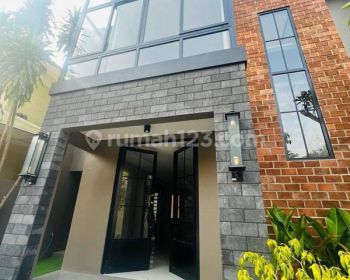 Rumah Mewah Baru  Industrial Desain 5 Menit Ke Pintu Tol BSD
