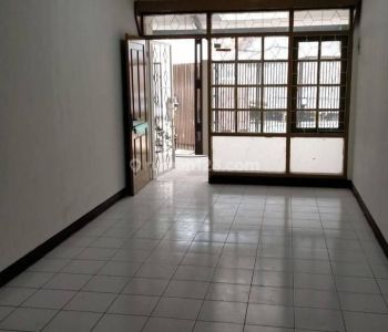 Disewakan Rumah Siap Huni Terawat 2 Lantai di Tki2 Patung Kuda