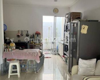 Rumah di Cluster Australia Green Lake City Kondisi Terawat Nego