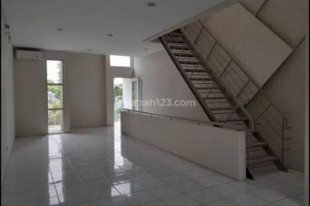 Sewa Keren Ruko Pariwarna Rapi Bersih 3 Lt Kota Baru Parahyangan