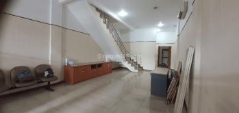 Ruko jalan Merdeka Cimone tepi jalan 2 lajur,sangat ramai, Jalur Boulevard 2