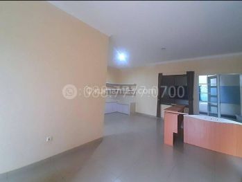 Dijual Cepat Rumah Rapi Hadap Danau ( 8x17 ) Mediterania Boulevard - PIK