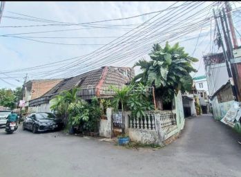 Rumah di Jalan Praja arteri Pondok Indah SHM Butuh Renovasi Utara
