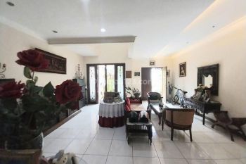 Rumah Town House 3 Lantai di Pangkalan Jati Dekat Pondok Labu