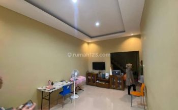 Disewakan Rumah di Harapan Indah Bekasi Barat