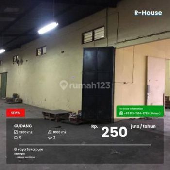 Gudang dekat tol Pakis