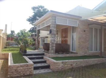 Dijual Rumah Dua Lantai Luas 2300m di Kalasan Sleman Yogyakarta
