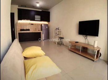 Sewa Apartemen Cosmo Residence 2 Bedroom Lantai Tinggi Furnished