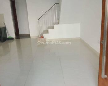 Runah 3 lantai di Golf island