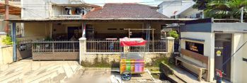 Rumah Tua Hook. Tomang. 15x20. Jalan 2 Mobil. Dekat Mesjid