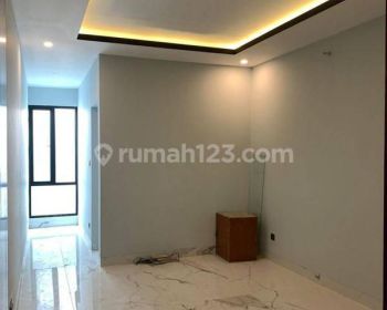 Di jual rumah brand bew pluit 7x24 garasi bisa 4 mbl 3.5 lantai siap huni