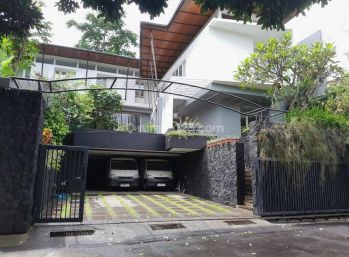 Rumah Lux 3 Lantai Dlm Komplek Setra Duta Bandung Utara