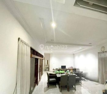 Rumah Singgasana Pradana 1 Lantai