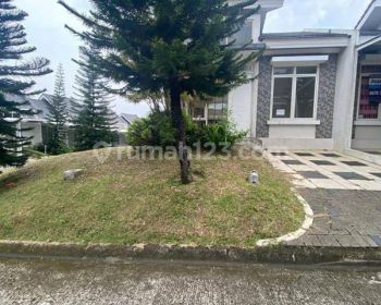 Disewakan Rumah Unfurnished posisi rumah di Hook Lokasi Sentul City