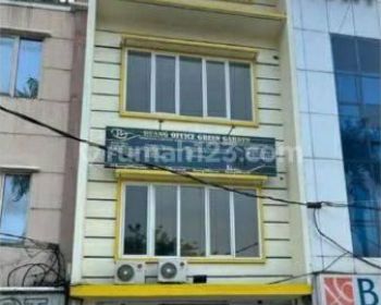 Dijual Ruko Strategis Bagus 3 Lantai Bebas Banjir di Green Garden Luas 159m"