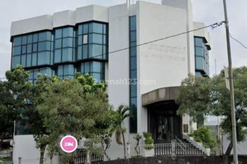 Sewa gedung komersial raya darmo 3 lantai siap pakai