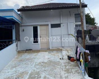 Rent Rumah: Rumah Ngaglik Lama