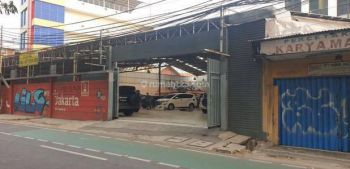 Di jual WOrskshop di pinggir jalan utama Cempaka Putih jl.Letjend Suprapto no.29