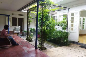 Tempat Usaha Disewakan Nuansa Tropical, Area Denpasar