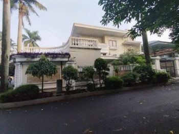 Rumah Lokasi Strategis di Jalam zambrud kebayoran lama jakarta selatan