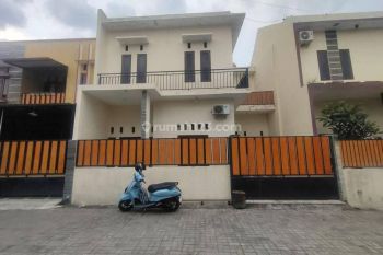 Rumah Bagus Bersih Cluster 2 Lt Dekat Kampus UMS dan Hotel Alana