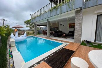 VILLA CANTIK SECONDARY FULL FURNISHED CARPORT LUAS DEKAT SUNDAYS BEACH CLUB