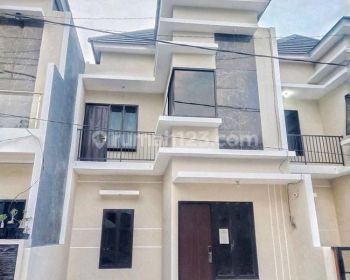 Rumah 2 Lantai Baru Mewah di Rungkut, Dekat Merr, UPN