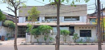 Gudang Nol Jalan Raya Zamhuri Rungkut, Strategis