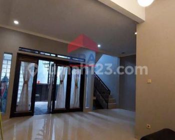 Turun Harga Disewa Rumah 2,5 Lantai Siap Huni Golf Barat Arcamanik Bandung