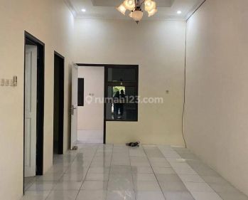 Rumah Bagus di Villa Arteri Kebon Jeruk Jakarta Barat Strategis