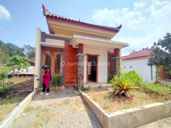 Dijual Rumah Siap Bangun Nuansa Villa Area Borobudur, Magelang.