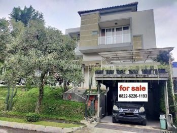Rumah Bagus Semi Furnished di Cluster Di Cigadung, Bandung