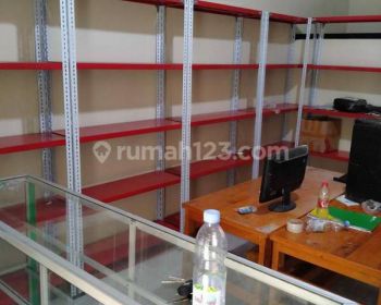 Ruko di legenda wisata. cocok bagat yg mau usaha