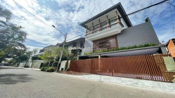 Dijual Rumah Modern Tropical at Pondok Indah Jakarta Selatan