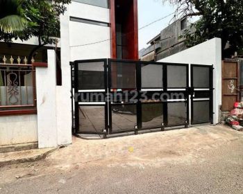 Rumah Dijual 2 Lantai Non Cluster Di Ceger.Jakarta Timur Dekat Stasun LRT Taman