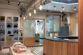 Dijual Ruang Usaha Dan Rumah 2 Lantai + Rooftop