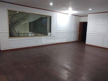 Disewakan Ruang Kantor di Lantai 3, Lokasi Strategis, Pusat Bisnis, Cideng, Jak