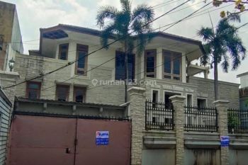 Rumah rumah 2 lantai murah di kota jakarta di jual melalui lelang bank.