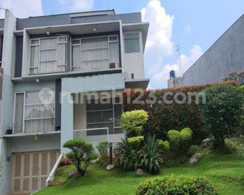 Disewa  Rumah Furnished 2 Lantai 3 Kamar Tidur  di Jagakarsa