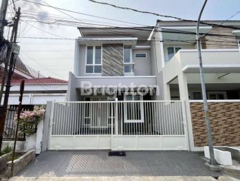 NEW !! Manyar Tirtoyoso Selatan, 2Lantai, Minimalis, Row Jalan 2mbl