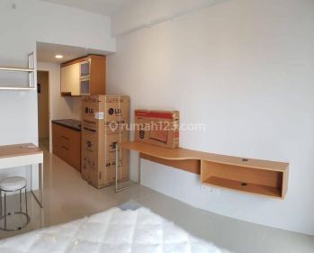 Termurah di apartemen UC cornell , unit masih baru Apartemen Furnished Baru