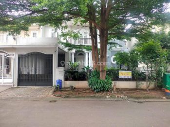 Rumah di PUSPITA LOKA,BSD City. High ceiling, kamar utama super besar