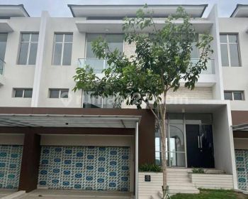 Disewakan Rumah Mewah 4 Kamar Tidur Pik 2 Dekat Tol View Danau