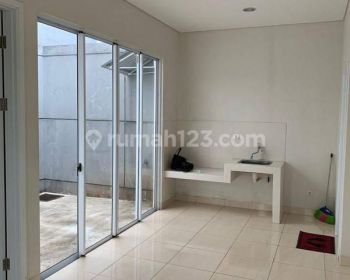 Rumah 2 Lantai vanya park