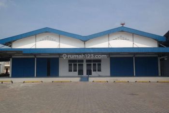 Gudang Dan Kantor di Pinggir Jalan Raya Tol Bekasi