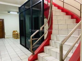 Gedung 3 Lantai Lb 540m Bagus HGB Lokasi Senen, Jakarta Pusat