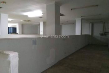 Dijual Gedung Menteng, Jakarta Pusat, Lokasi Sangat Strategis, Terawat
