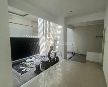kan Rumah Siap Huni di Kebayoran Bintaro  Sektor 7  Om12133