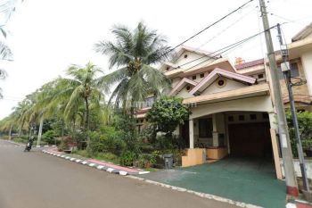 Dijual cepat rumah mewah dalam komplek di Depok